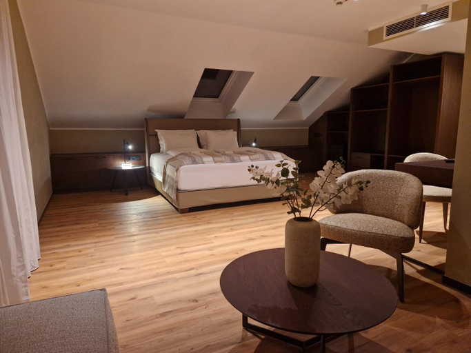 Others 3, Hotel Wehra, Waldshut