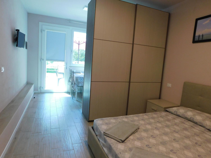 Bedroom 2, Holidays Residence, Verona