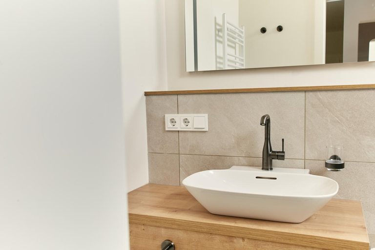 Bathroom 3, HOMEBOUND APARTMENTS Bad Goisern - contactless check-in, Gmunden