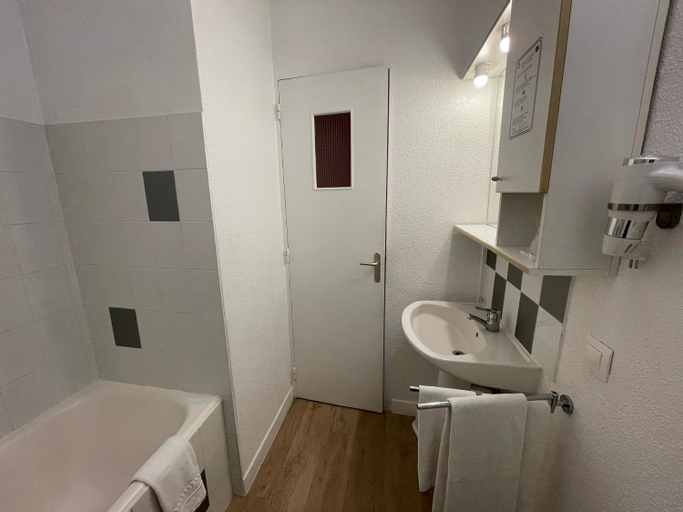 Bathroom 4