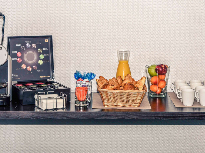 Food & Drinks 5, Mercure Poitiers Site du Futuroscope Hotel, Vienne