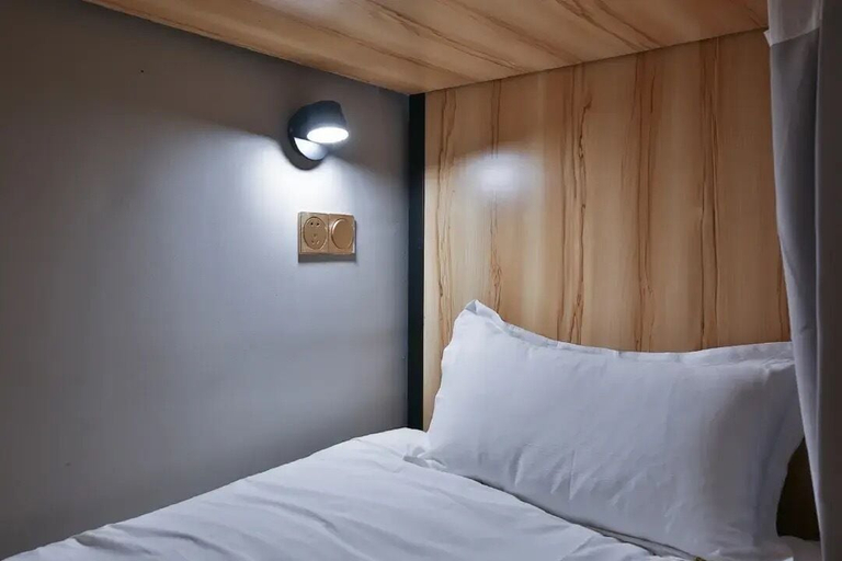 Bedroom 3, Shanghai Pengpai Art Youth Hotel, Shanghai