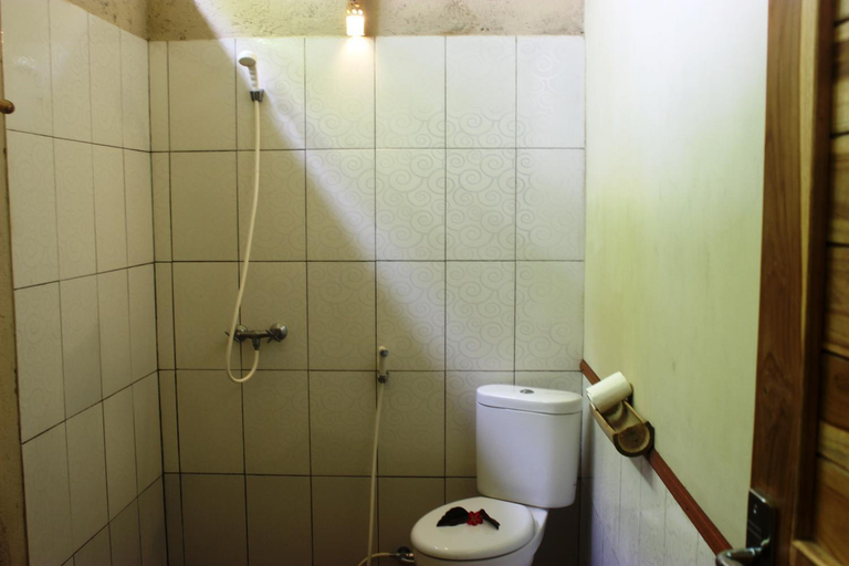 Bathroom 5, Toke Menjangan, Buleleng
