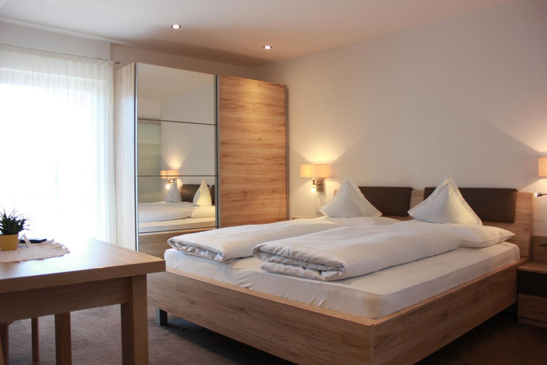 Bedroom 2, Garni Hotel Dorothea, Bolzano