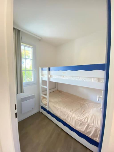 Bedroom 2, Joli appartement tout confort pres de la plage, Finistère