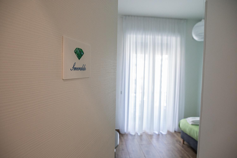 Others 5, B&B Pietre Preziose, Salerno