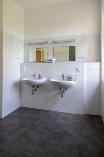 Bathroom 4, Gastehaus Dresden - Alte Schule Gohlis, Dresden