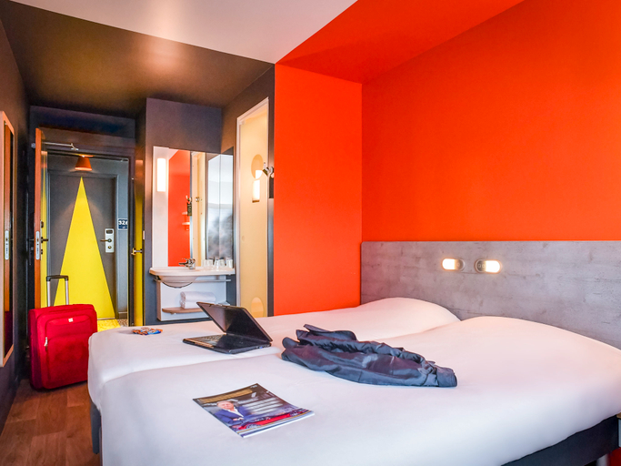 Bedroom 4, ibis budget Saint Lo, Manche