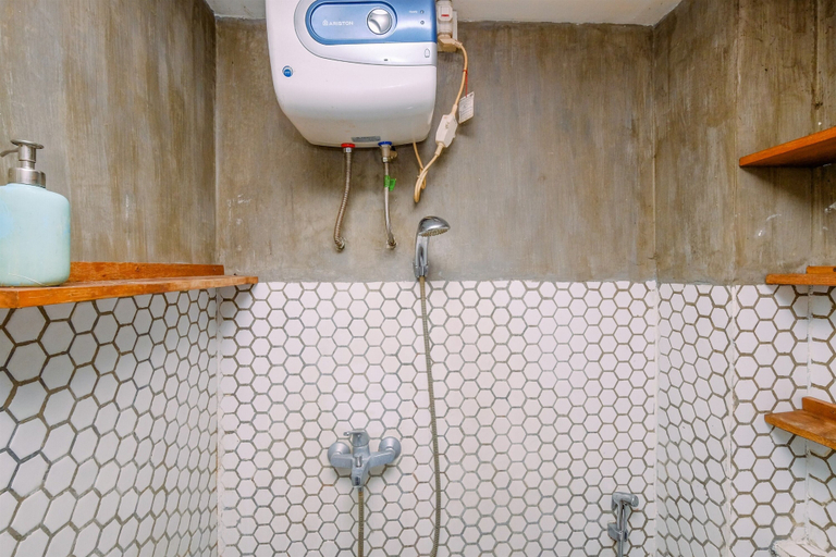 Bathroom 3, Comfort Living 1Br At Pakubuwono Terrace Apartment, South Jakarta