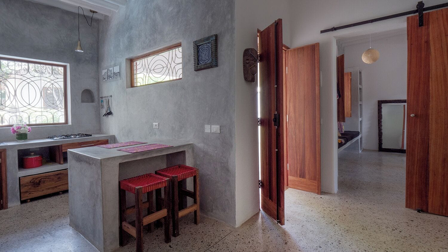 Others 5, Bila Residence Suites, Kusini