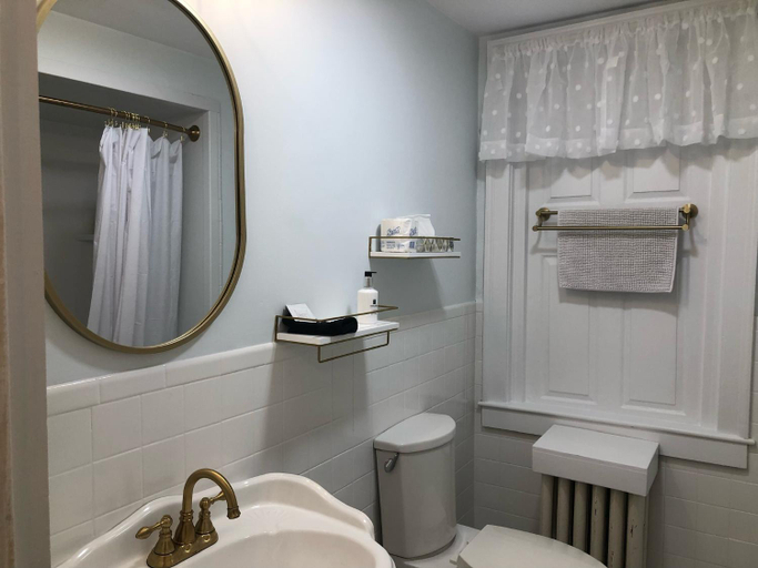 Bathroom 3, William's Grant Inn Bed and Breakfast, Bristol