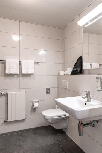 Bathroom 4, Hotel Sursee, Sursee