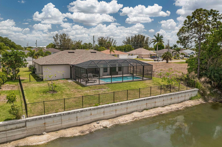 Others 5, Centrally Located Cape Coral Oasis on Fresh Water, Lee