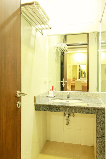 Bathroom 3, Collection O Sweet Karina, Bandung