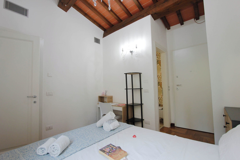 Bedroom 2, Santa Croce Deluxe Suite, Florence