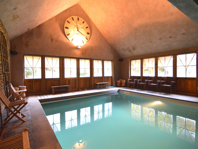 Sport & Beauty, Magnificent Manor in Vresse-Sur-Semois with Sauna, Namur