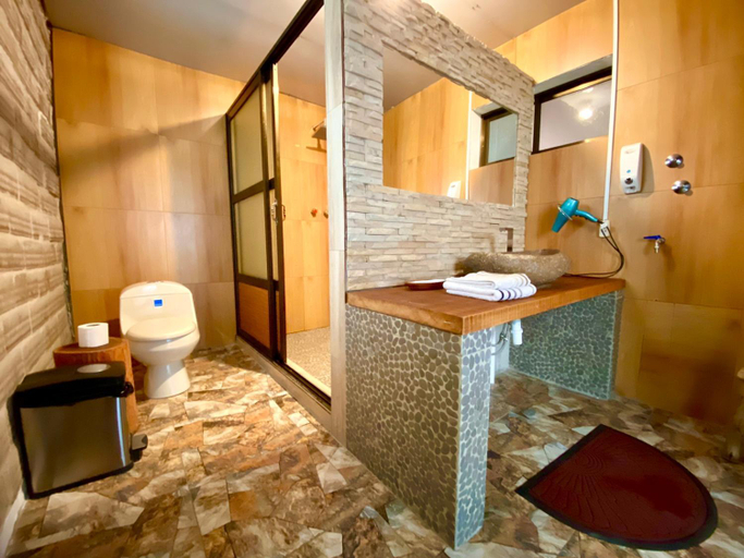 Bathroom 2, Casa de Sal - Salt Hotel, Antonio Quijarro
