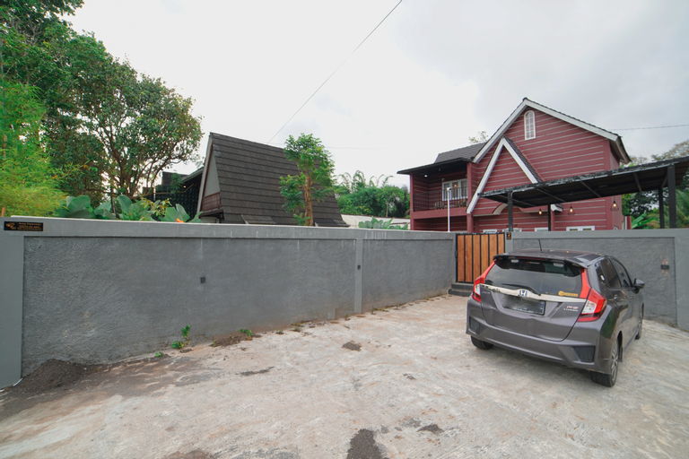 Exterior 8