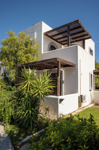 Exterior & Views 2, Triantafillas Suites, South Aegean