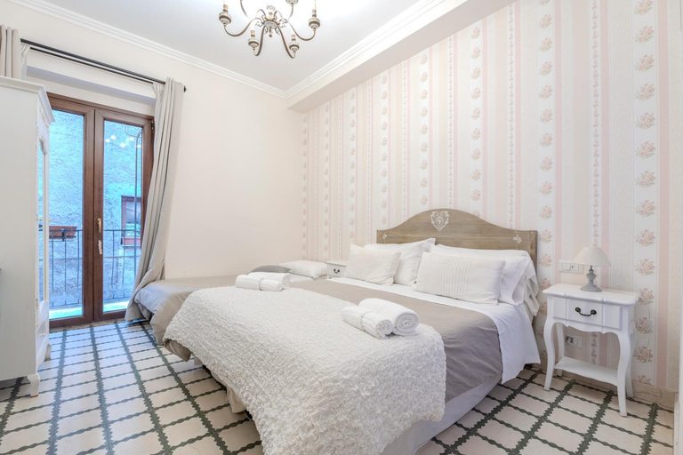 Bedroom 1, PALAZZO ALESSANDRINI GUEST HOUSE, Viterbo