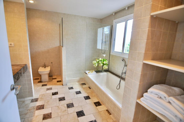 Bathroom 3, Villa Bianca, Barcelona