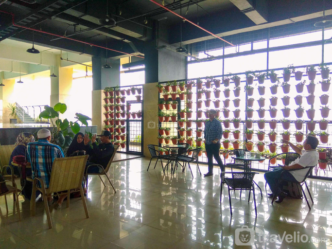 Food & Drinks, Cozy & Elegant 1BR Atlanta Residences By Travelio, Depok