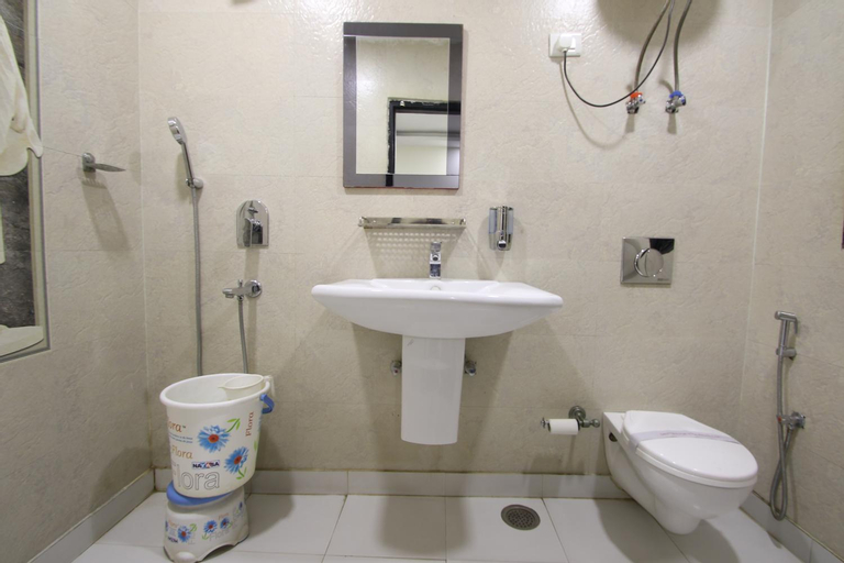 Bathroom 12