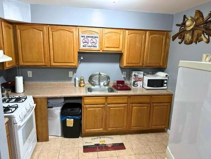 Others 5, Divine Villa and Resorts- 67 Sherman Ave, Newark