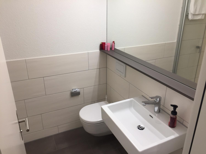 Bathroom 14