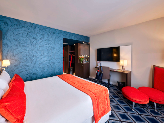 Bedroom 2, Mercure Chartres Centre Cathédrale Hotel, Eure-et-Loir