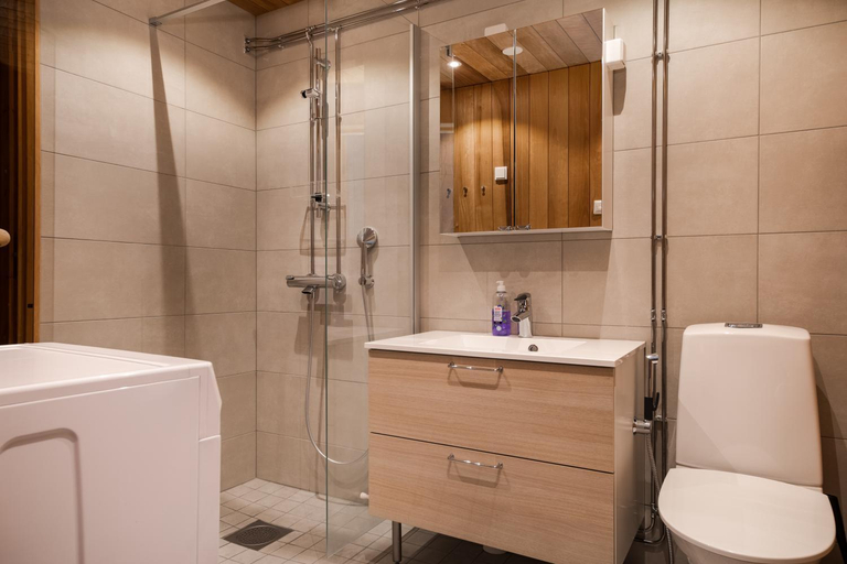 Bathroom 2, Levilehto Apartments, Lapland