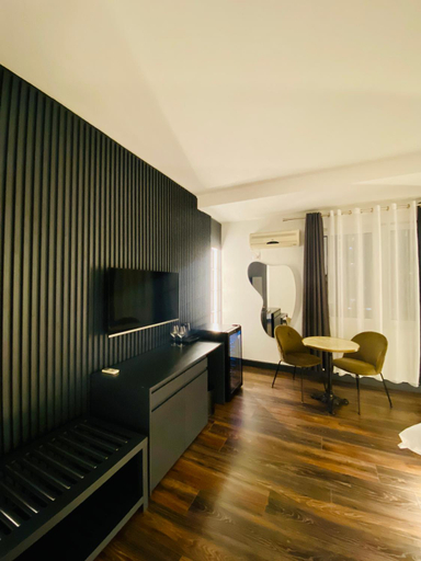 Others 3, Tirana Central Rooms, Tiranës