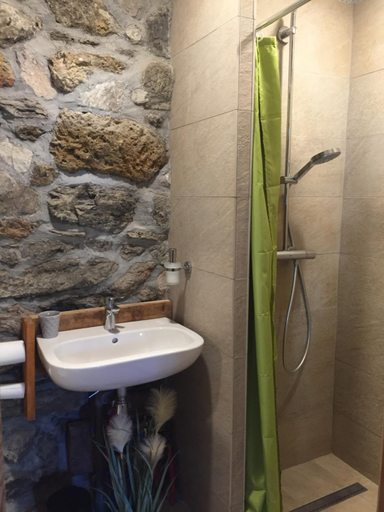 Bathroom, La Lauze village house in Claree Valley 4P, Hautes-Alpes