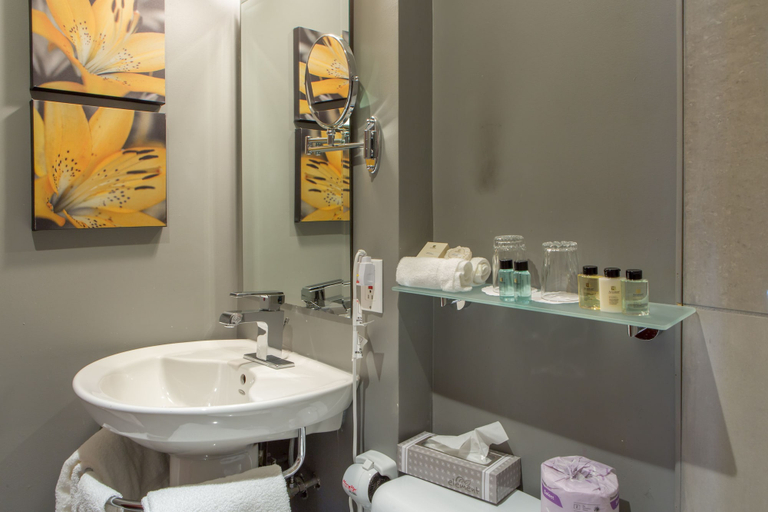 Bathroom 4, Hôtel Le Saint-Paul, Communauté-Urbaine-de-Québec