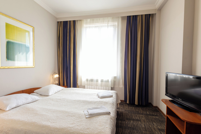 Bedroom 3, Noclegi Stadion Bed & Breakfast, Warsaw