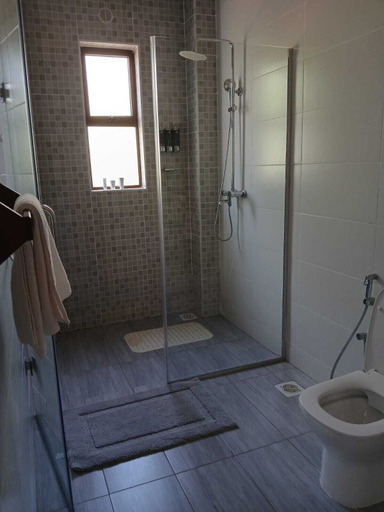 Bathroom 3, PV 25 at Pazuri Holidays, Kilifi South