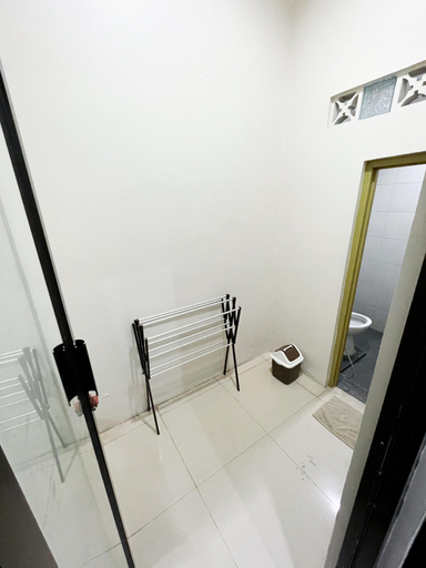 Bathroom, Casakita Flamboyan, Sleman