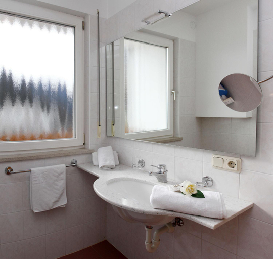 Bathroom 2, Muhlrast, Bolzano