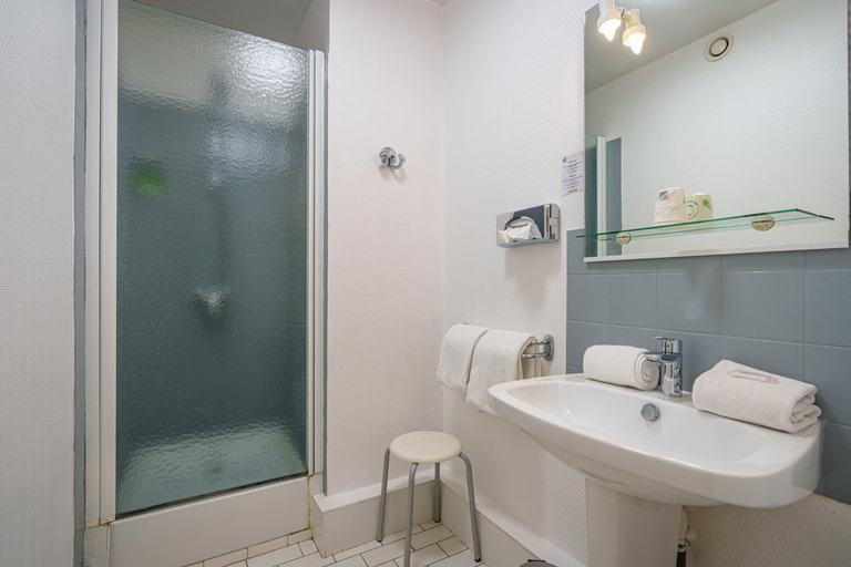 Bathroom 7