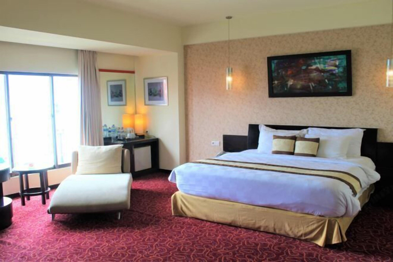 Bedroom 13