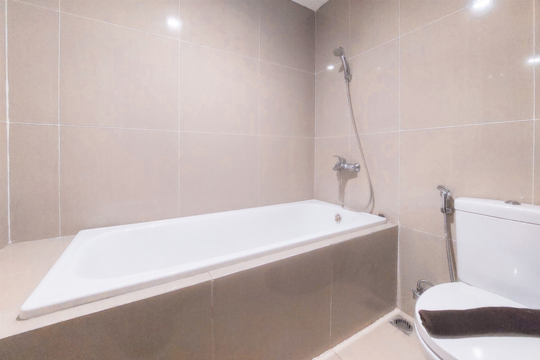 Bathroom 4, Good Choice And Comfy 1Br Apartment Paramount Skyline, Tangerang