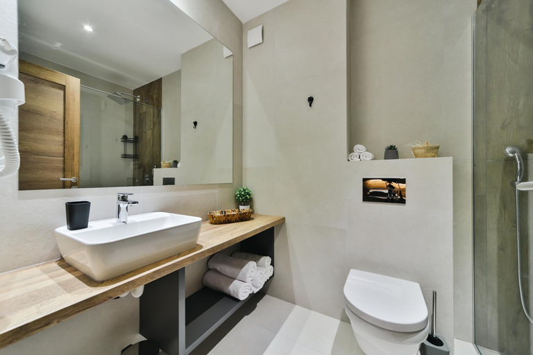 Bathroom 4, Hotel Vladimir
