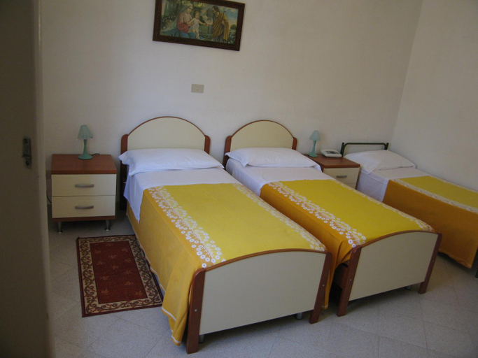 Bedroom 2, Albergo Natucci, Pistoia
