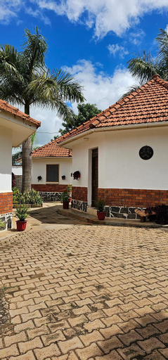 Exterior 10