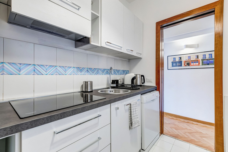 Others 4, Luminous Apartment few steps P.za Navona, Rome