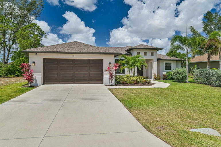 Others 3, Centrally Located Cape Coral Oasis on Fresh Water, Lee