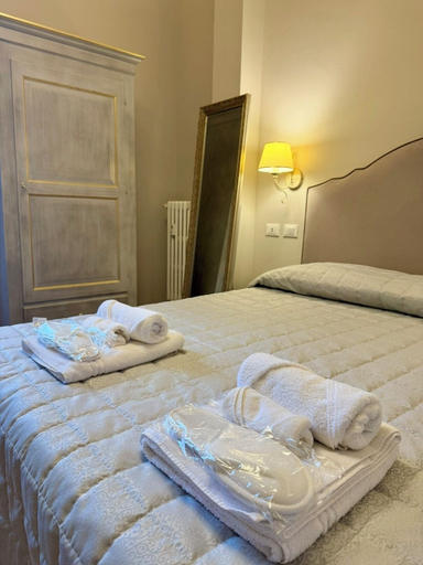Bedroom 3, La Boutique by Rjgal, Florence