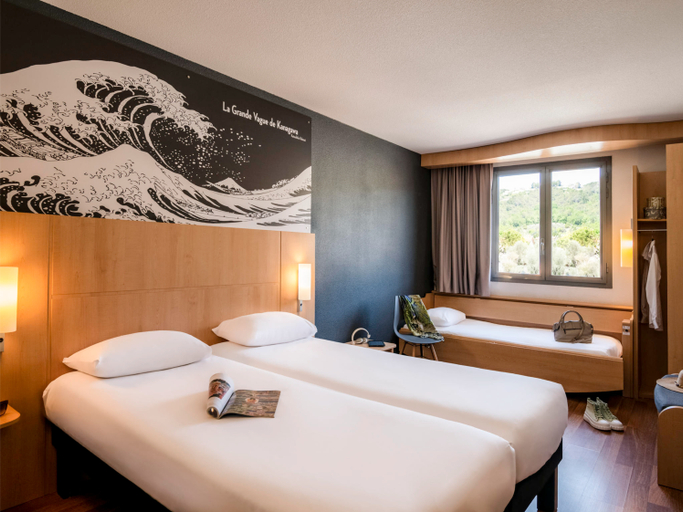 Bedroom 3, ibis Cannes Mouans Sartoux, Alpes-Maritimes