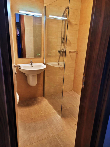 Bathroom 3, Hotel Margaritar, Busteni