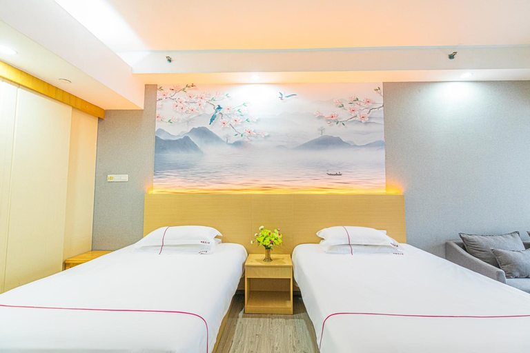 Bedroom 13